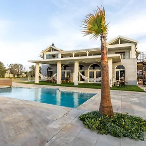  Privatunterkunft Kasavan Beach House