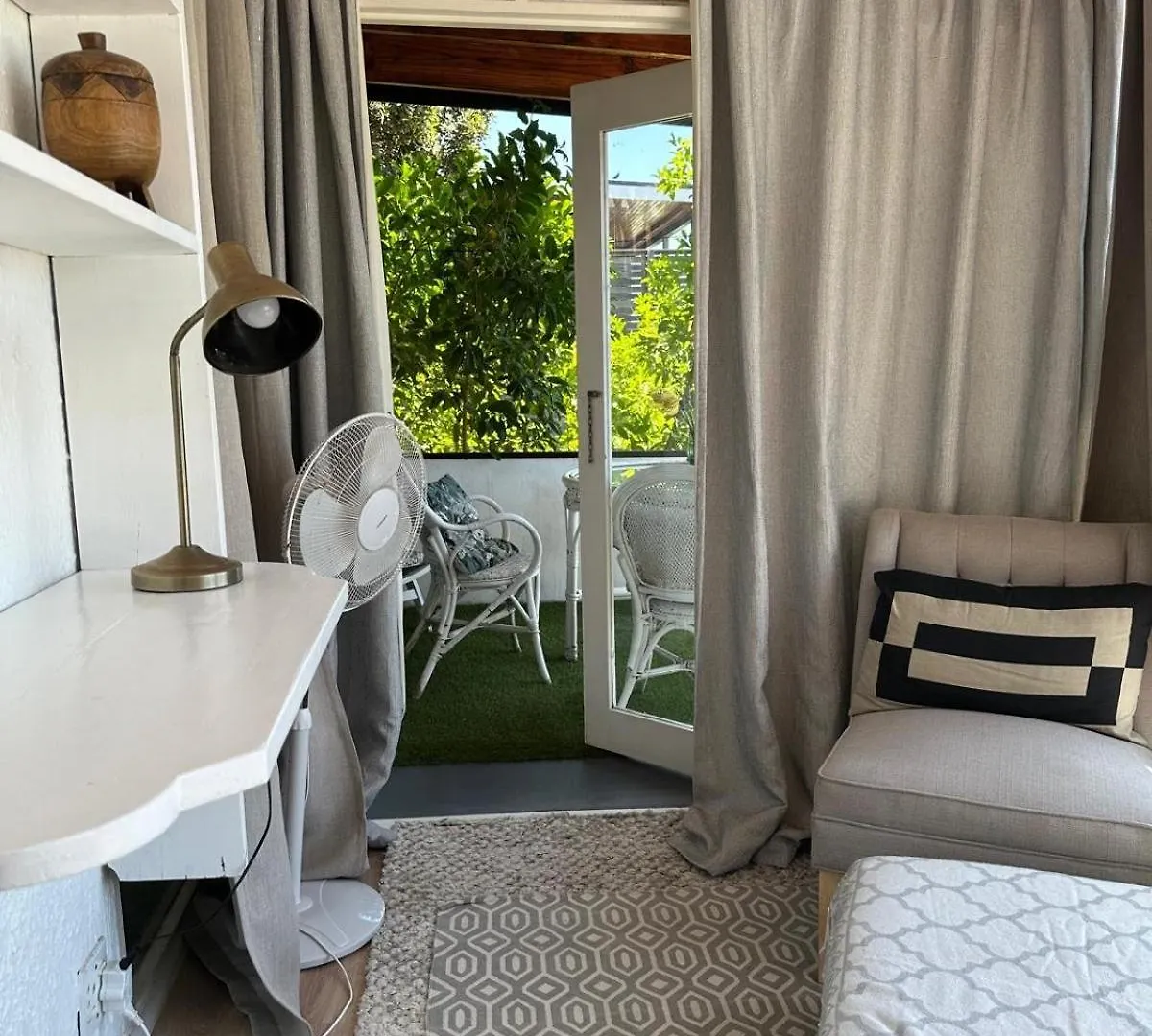 Independent Quaint Flat, Close To Beach Kapstadt Apartment